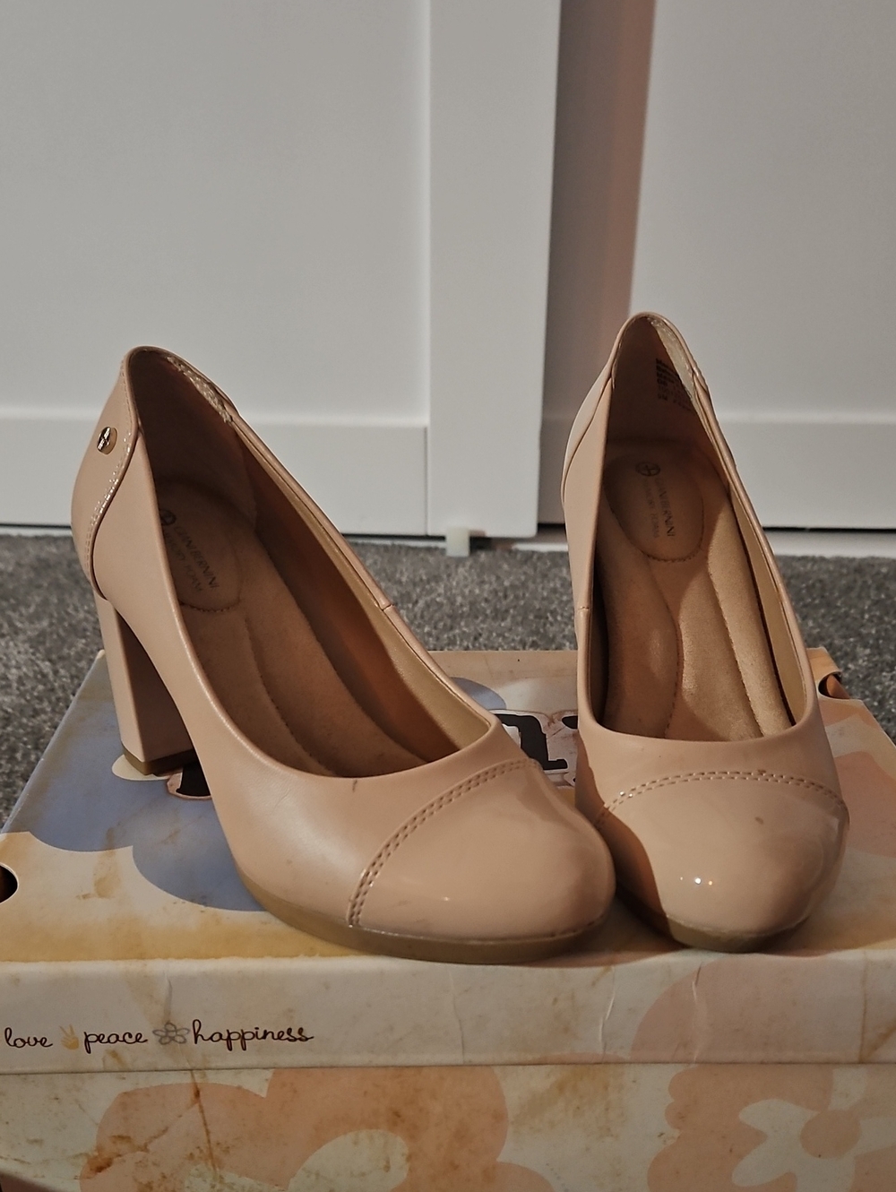 Giani Bernini Nude Beige Block Heel Pumps